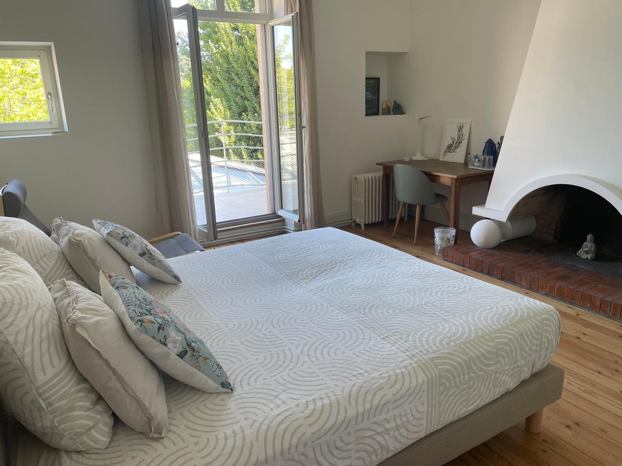 Le Lotus Blanc Bed & Breakfast Sainte-Foy-la-Grande Dış mekan fotoğraf